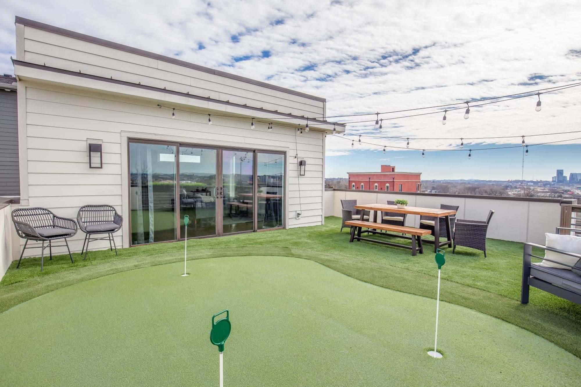 Whiskey House With Rooftop Golf, City Views! 8Min To Downtown! Sleeps 9! Νάσβιλ Εξωτερικό φωτογραφία