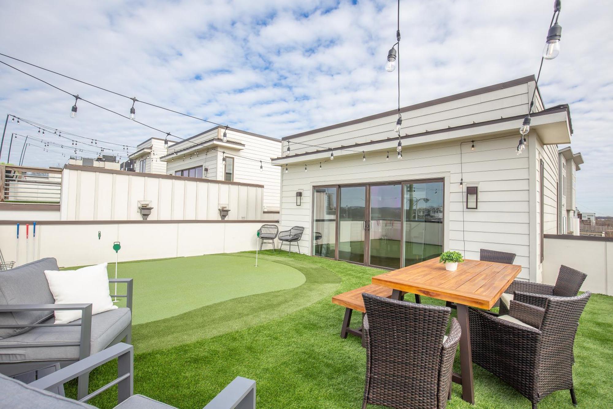 Whiskey House With Rooftop Golf, City Views! 8Min To Downtown! Sleeps 9! Νάσβιλ Εξωτερικό φωτογραφία